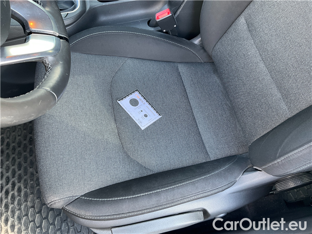  Hyundai  i30  kom.1.5i Family Smart 5d #15