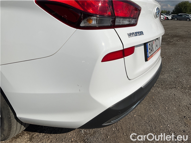  Hyundai  i30  kom.1.5i Family Smart 5d #10