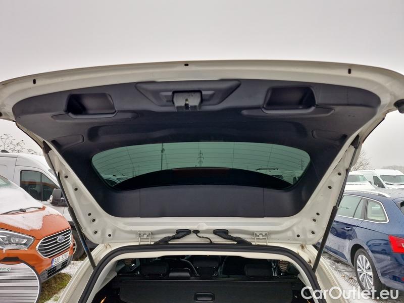  Ford  Focus   Turnier (CGE)(2018->) Foc.Kom.1.5EBl.120 Titanium #8