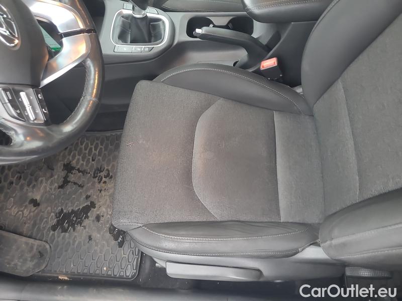  Hyundai  i30   cw (PD)(2017->)  kom.1.5T-GDI Family Smart #13