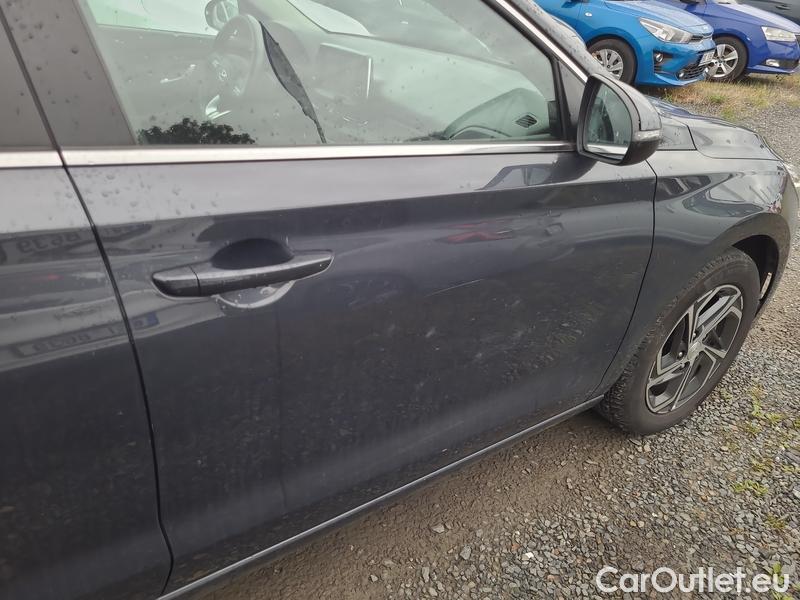  Hyundai  i30  (PD)(01.2017  ->)  kom.1.0TGDI FamilySmart AT #5