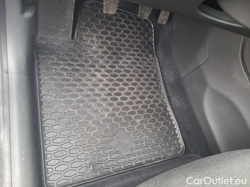  Hyundai  i30  (PD)(01.2017  ->)  kom.1.5T-GDI Family Smart #4