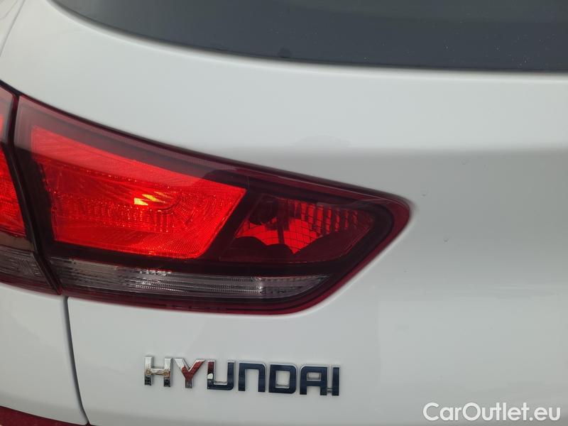  Hyundai  i30  (PD)(01.2017  ->)  kom.1.5T-GDI Family Smart #6