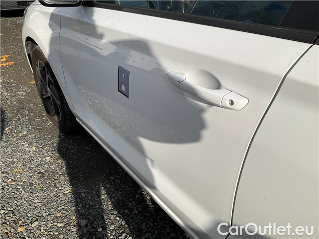  Hyundai  i30  kom.1.5i Family Comfort 5d #20