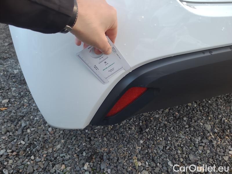  Toyota  Yaris  (2017->)  1.5Hyb Comfort AT #2