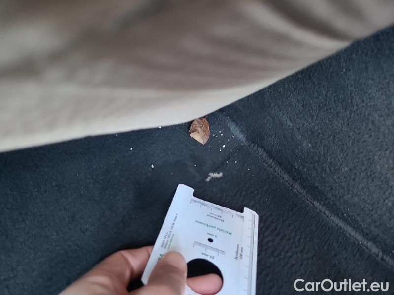  Toyota  Yaris  (2017->)  1.5Hyb Comfort AT #4