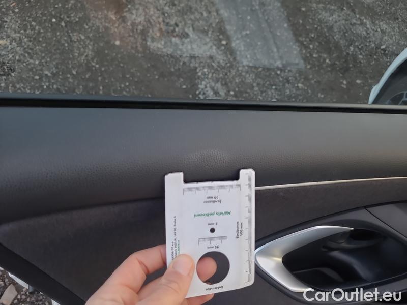  Toyota  Yaris  (2017->)  1.5Hyb Comfort AT #5