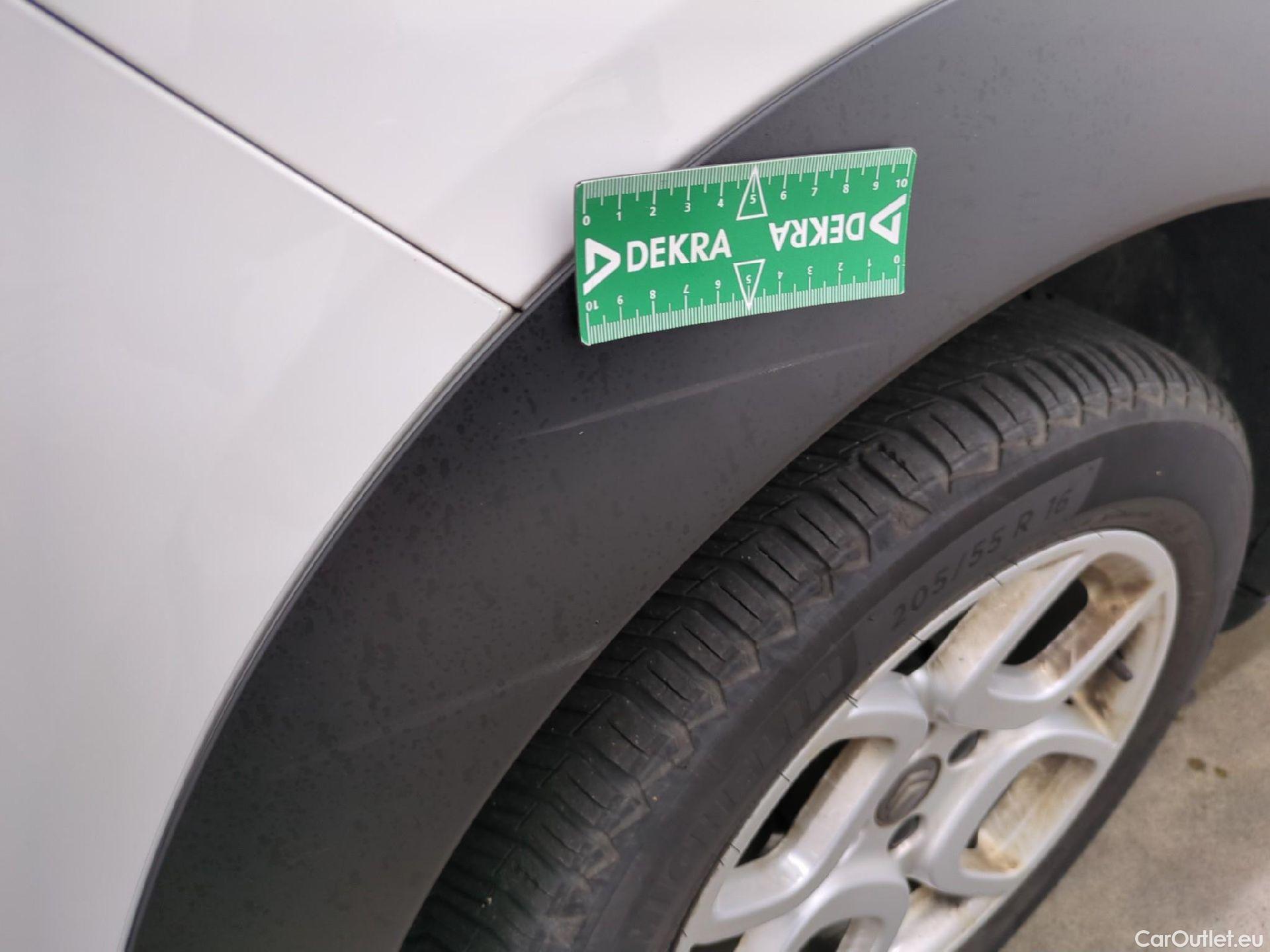  Citroen  C4 Cactus  Feel Nav Société 1.5 BlueHDi 100CV BVM6 E6dT #23