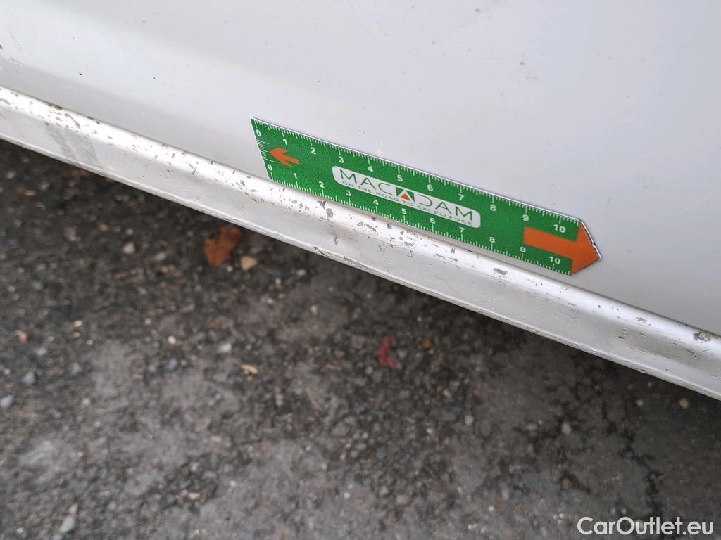  Nissan  NV400 NISSAN  VU 4p Fourgon L3H2 2.3 DCI TT 165 S/S 3500 Business #72