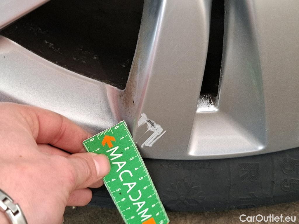  Peugeot  308 PEUGEOT  VU 5p Berline 16 BlueHDi 100 Active Business R #38