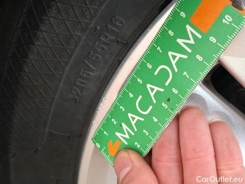  Peugeot  308 PEUGEOT  VU 5p Berline 16 BlueHDi 100 Active Business R #35