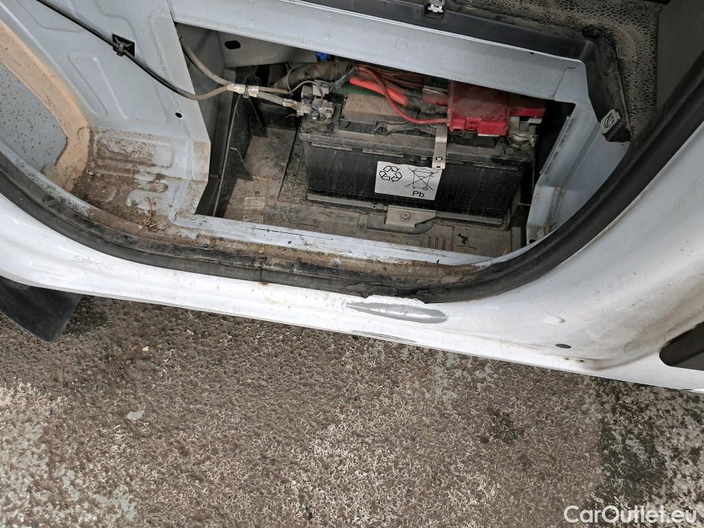  Nissan  NV400 NISSAN  / 2014 / 4P / Fourgon tôlé L2H2 2.3 dCi 165 EUVI S/S 3t5 N-Connecta #39