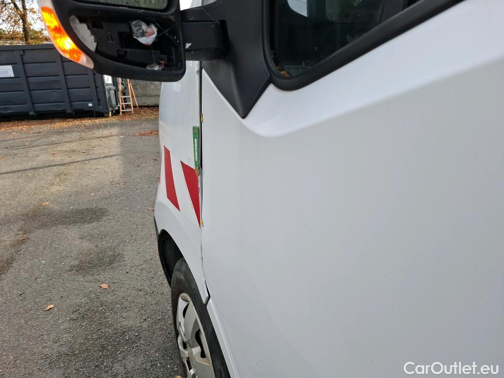  Nissan  NV400 NISSAN  VU 4p Fourgon L3H2 2.3 DCI TT 165 S/S 3500 Business #36