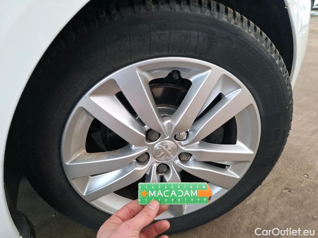  Peugeot  308 PEUGEOT  VU 5p Berline 16 BlueHDi 100 Active Business R #37