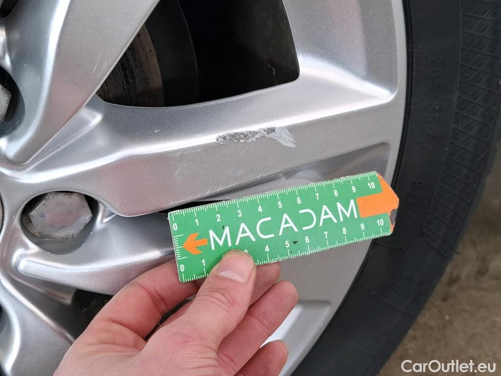  Peugeot  308 PEUGEOT  VU 5p Berline 16 BlueHDi 100 Active Business R #17