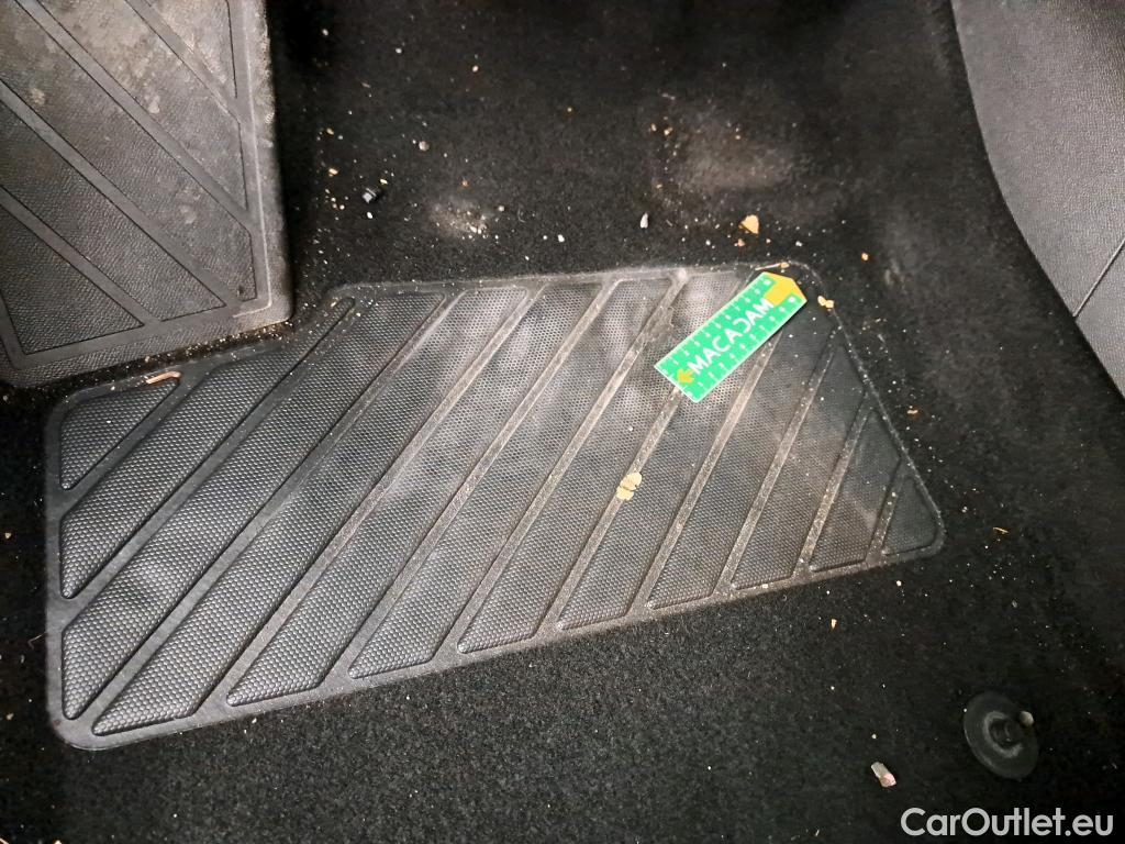  Peugeot  5008  Active Pack 1.5 HDi 130CV BVM6 7 Sieges E6d #8