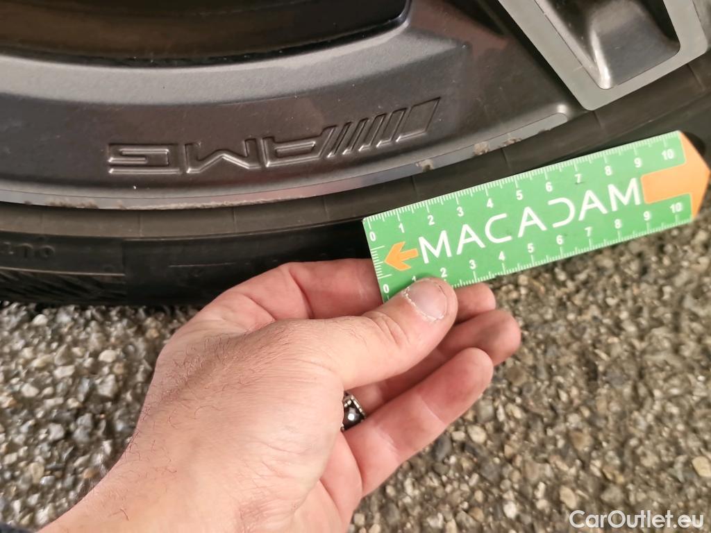  Mercedes  CLA-Klasse MERCEDES-BENZ CLA Coupe / 2019 / 4P / Coupé CLA 250 e AMG Line #11