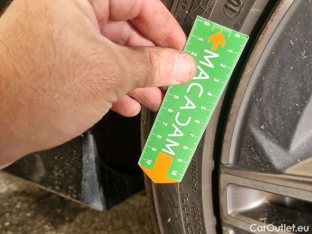  Mercedes  CLA-Klasse MERCEDES-BENZ CLA Coupe / 2019 / 4P / Coupé CLA 250 e AMG Line #4