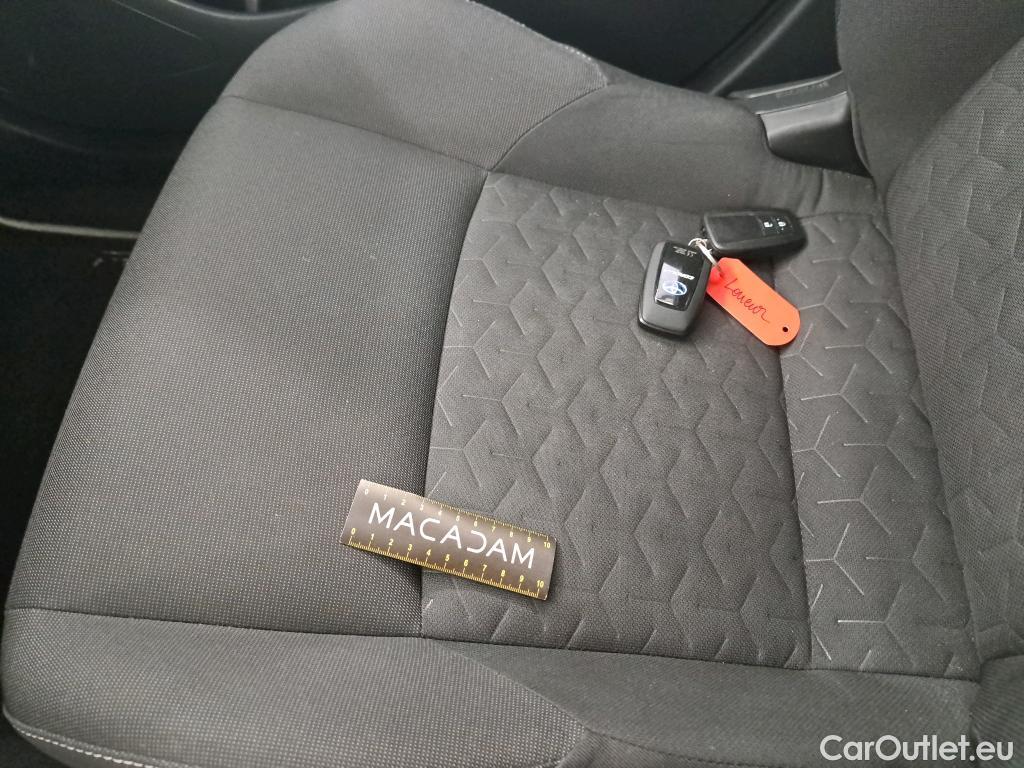  Toyota  Corolla TOYOTA  Touring Sports / 2018 / 5P / Break Hybride 122h Dynamic Business Beyond Zer #30