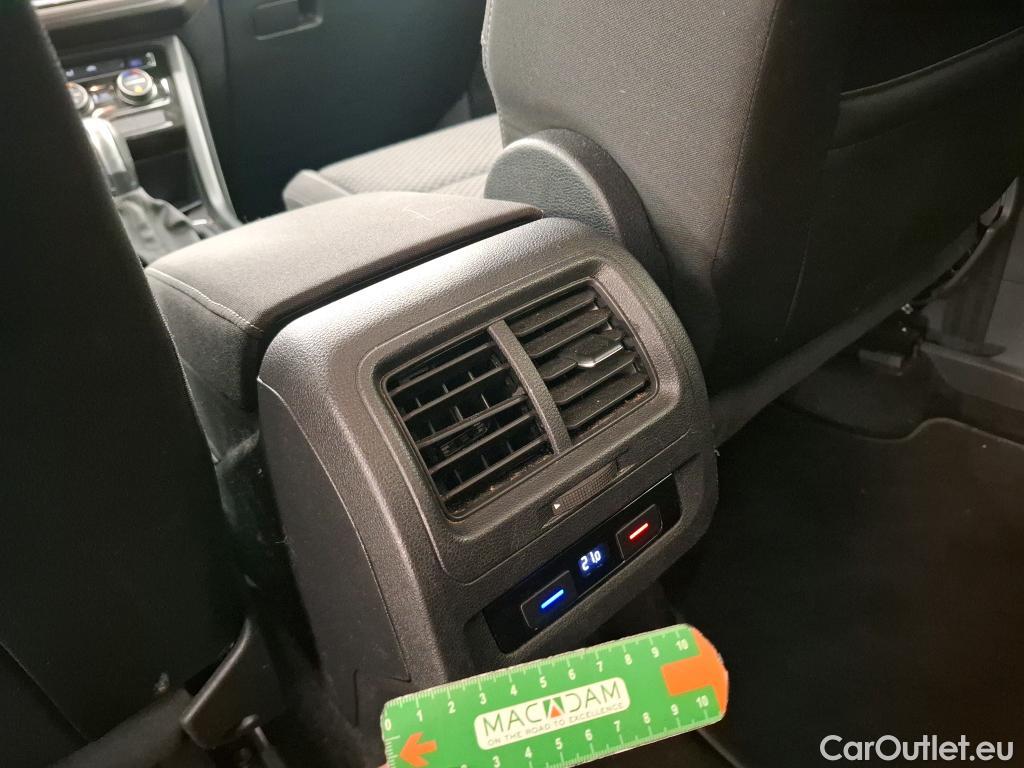  Volkswagen  Touran  Lounge Business BMT/Start-Stopp 2.0 TDI 150CV BVA7 E6d #19