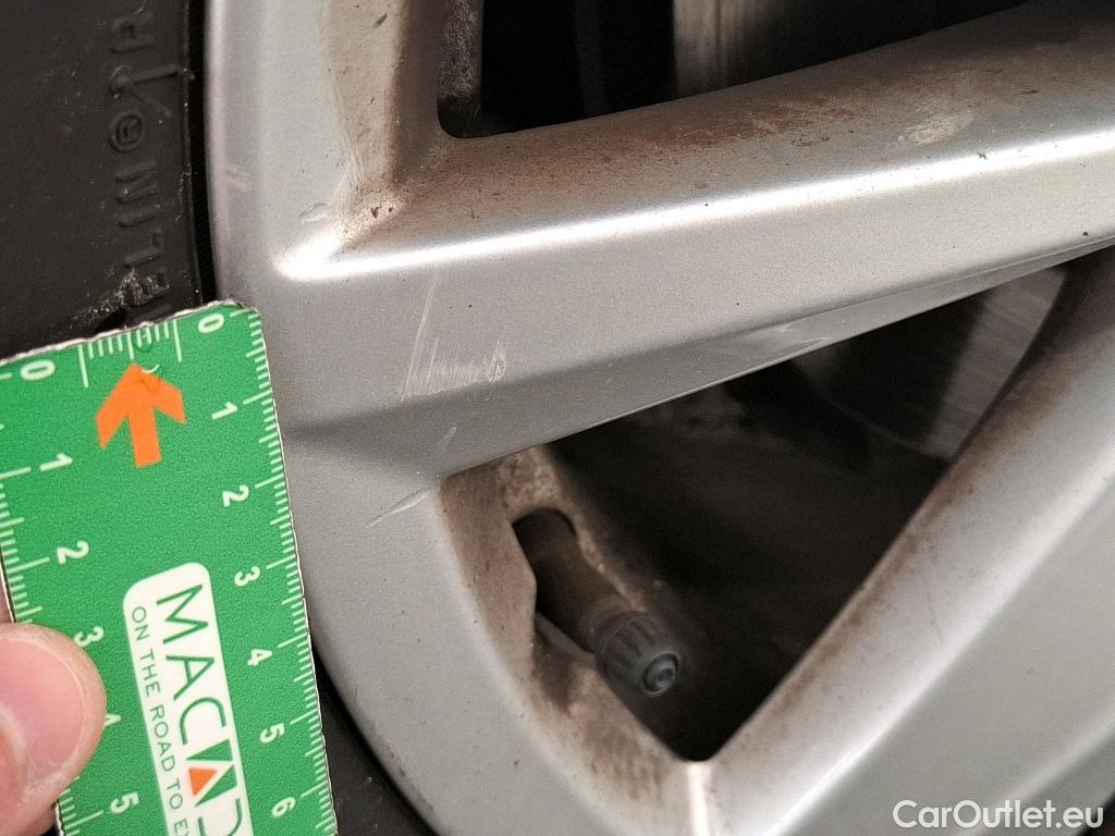  Volkswagen  Touran  Lounge Business BMT/Start-Stopp 2.0 TDI 150CV BVA7 E6d #29