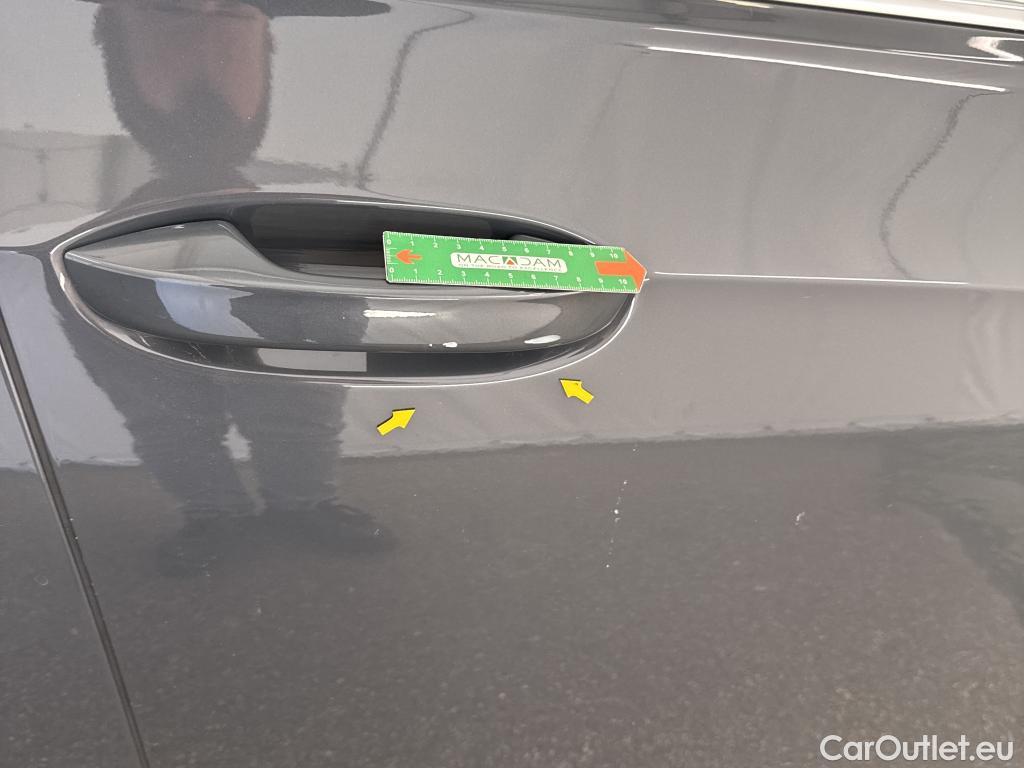  Volkswagen  Golf  VOLKSWAGEN / 2020 / 5P / Berline 1.4 eHybrid OPF 204 DSG6 Style #39