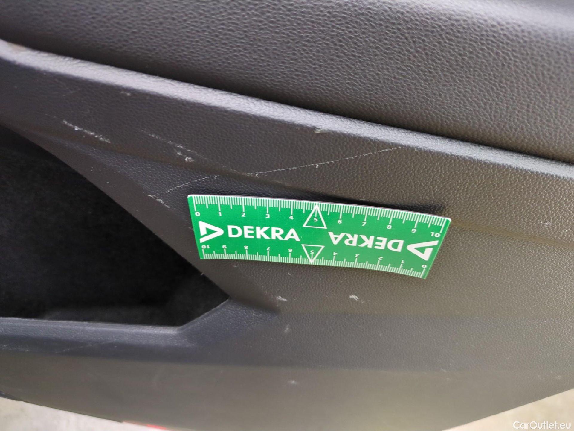  Volkswagen  Tiguan VOLKSWAGEN  Allspace / 2017 / 5P / SUV 2.0 TDI 150 DSG7 Carat Exclusive 4Motion #44