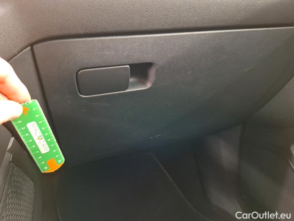  Volkswagen  Touran  Lounge Business BMT/Start-Stopp 2.0 TDI 150CV BVA7 E6d #30