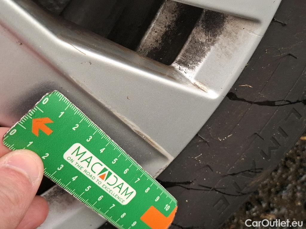  Volkswagen  Touran  Lounge Business BMT/Start-Stopp 2.0 TDI 150CV BVA7 E6d #25