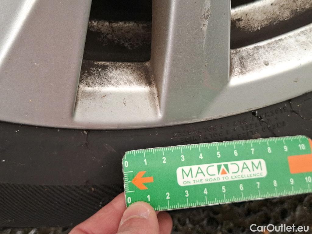  Volkswagen  Touran  Lounge Business BMT/Start-Stopp 2.0 TDI 150CV BVA7 E6d #27