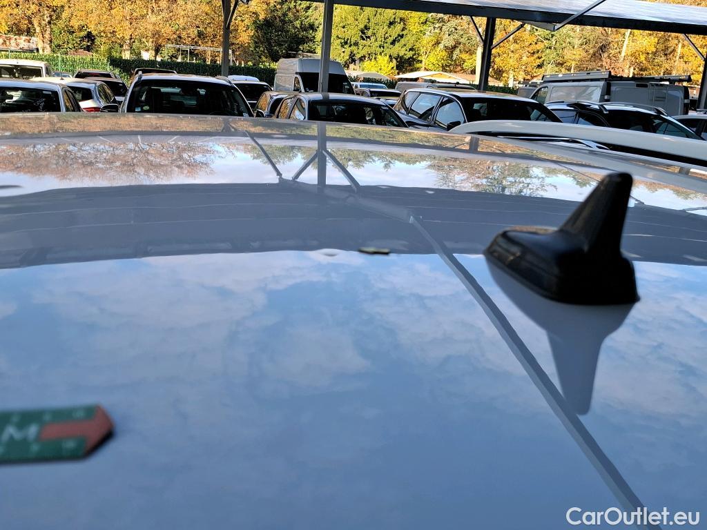  Volkswagen  Touran  Lounge Business BMT/Start-Stopp 2.0 TDI 150CV BVA7 E6d #8