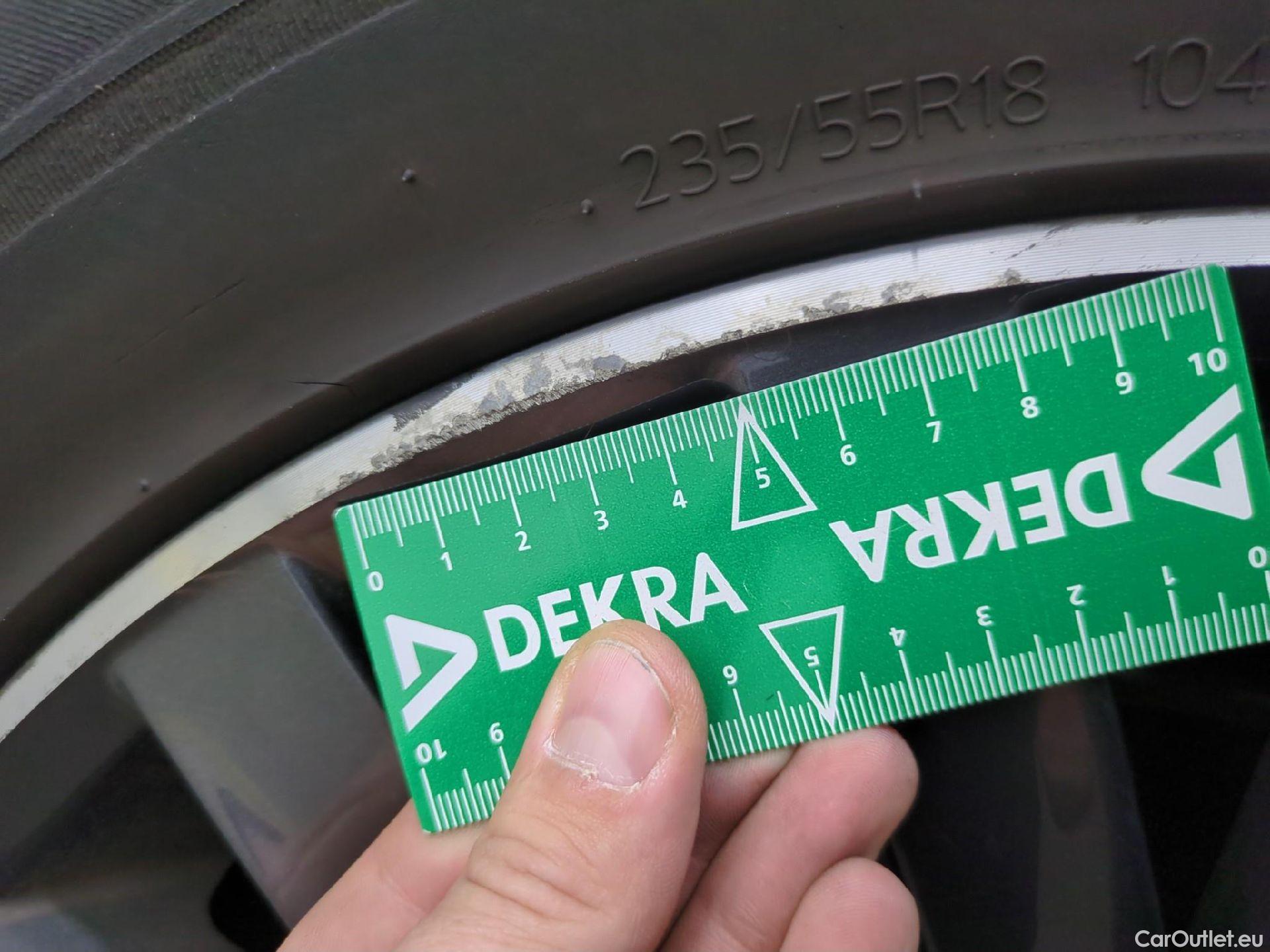  Volkswagen  Tiguan VOLKSWAGEN  Allspace / 2017 / 5P / SUV 2.0 TDI 150 DSG7 Carat Exclusive 4Motion #30