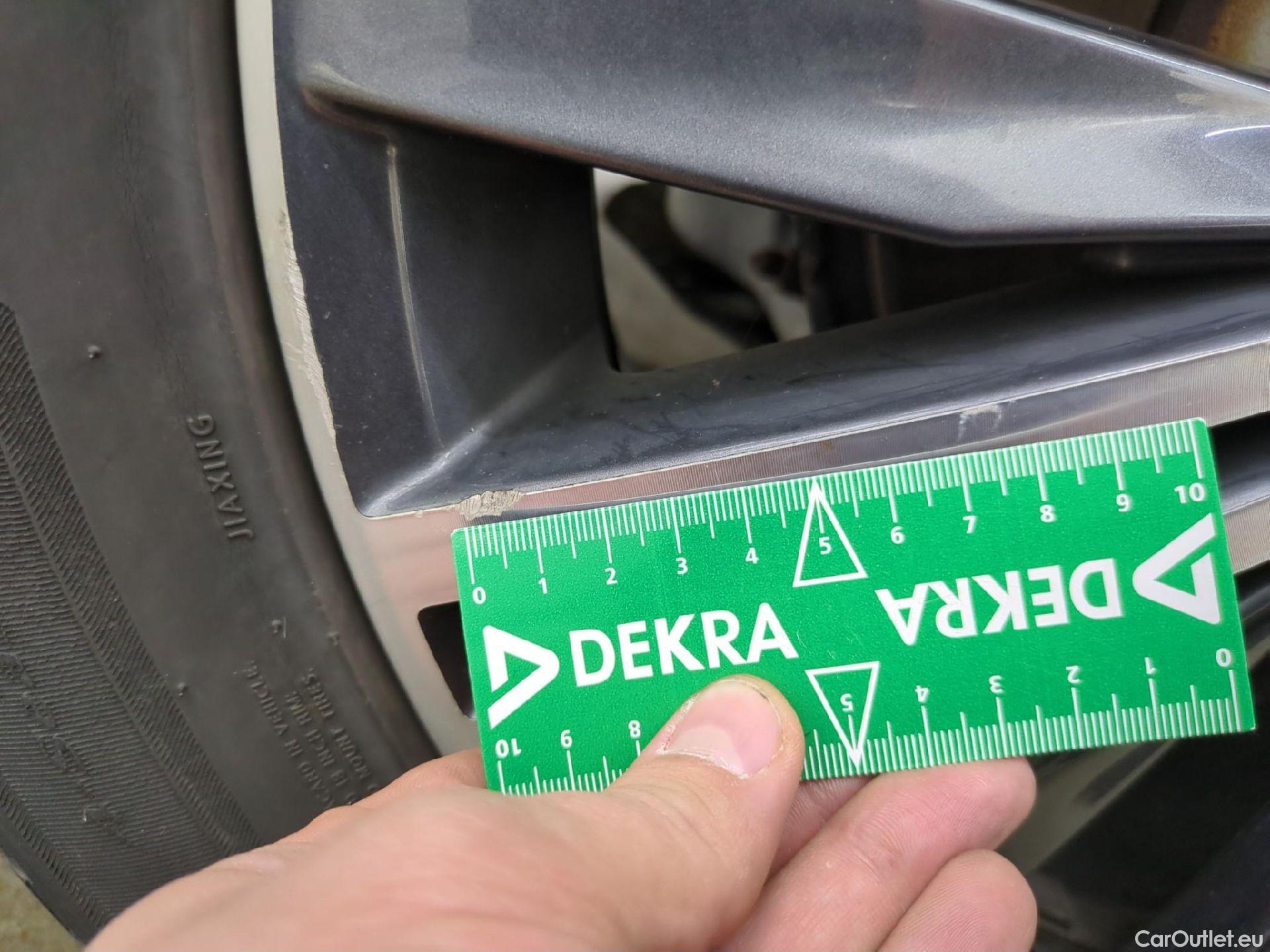  Volkswagen  Tiguan VOLKSWAGEN  Allspace / 2017 / 5P / SUV 2.0 TDI 150 DSG7 Carat Exclusive 4Motion #33