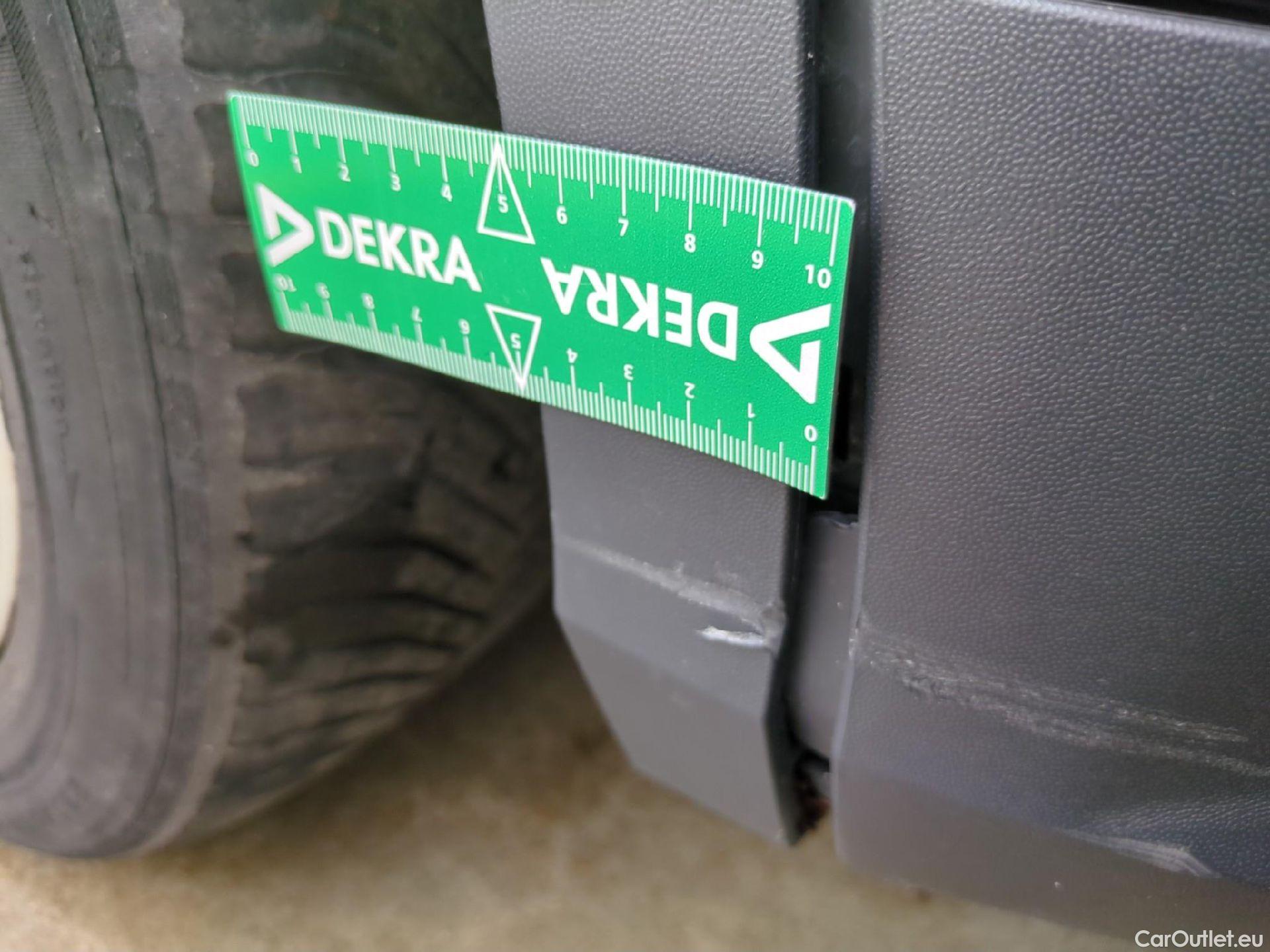  Volkswagen  Tiguan VOLKSWAGEN  Allspace / 2017 / 5P / SUV 2.0 TDI 150 DSG7 Carat Exclusive 4Motion #48