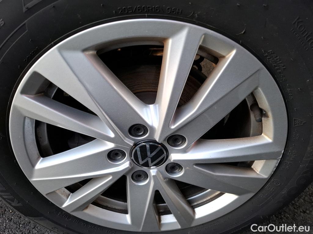  Volkswagen  Touran  Lounge Business BMT/Start-Stopp 2.0 TDI 150CV BVA7 E6d #24