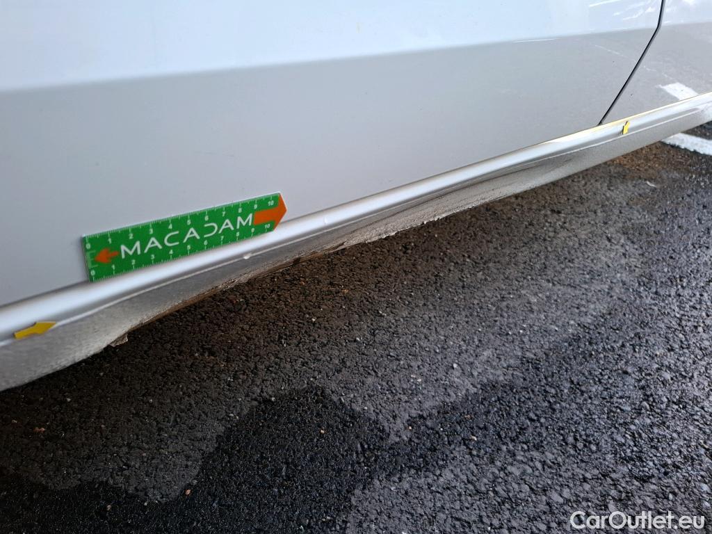  Volkswagen  Touran  Lounge Business BMT/Start-Stopp 2.0 TDI 150CV BVA7 E6d #2