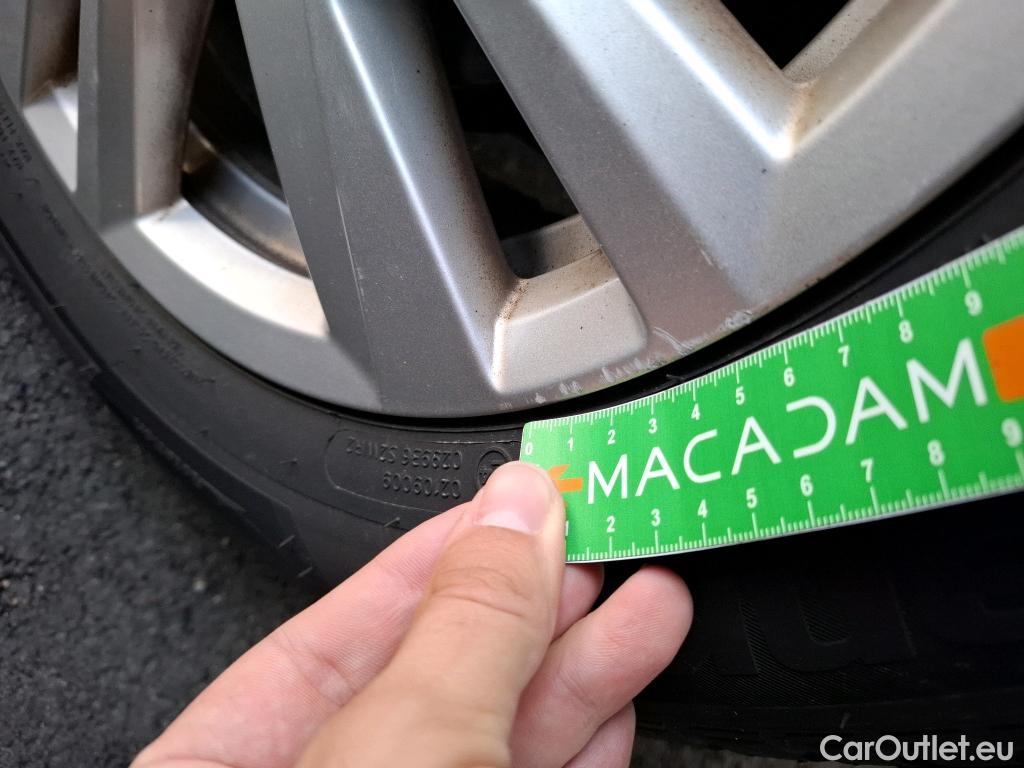  Volkswagen  Touran  Lounge Business BMT/Start-Stopp 2.0 TDI 150CV BVA7 E6d #25