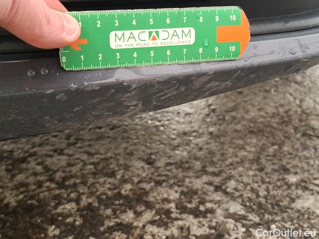  Volkswagen  Touran  Lounge Business BMT/Start-Stopp 2.0 TDI 150CV BVA7 E6d #17