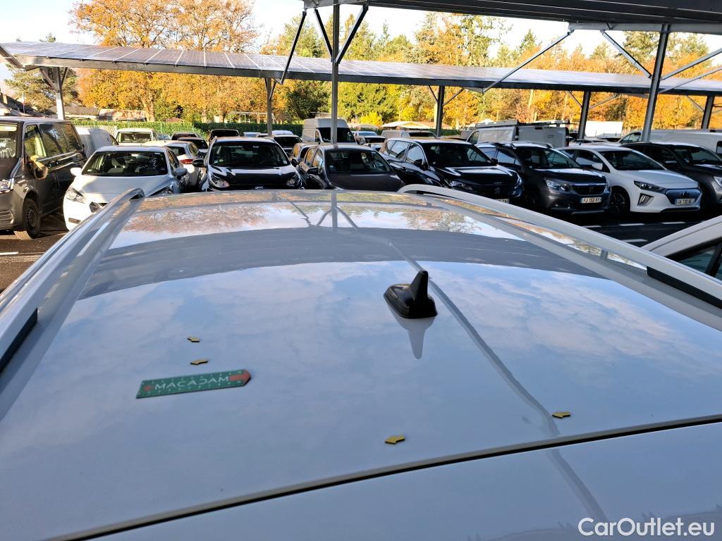  Volkswagen  Touran  Lounge Business BMT/Start-Stopp 2.0 TDI 150CV BVA7 E6d #3