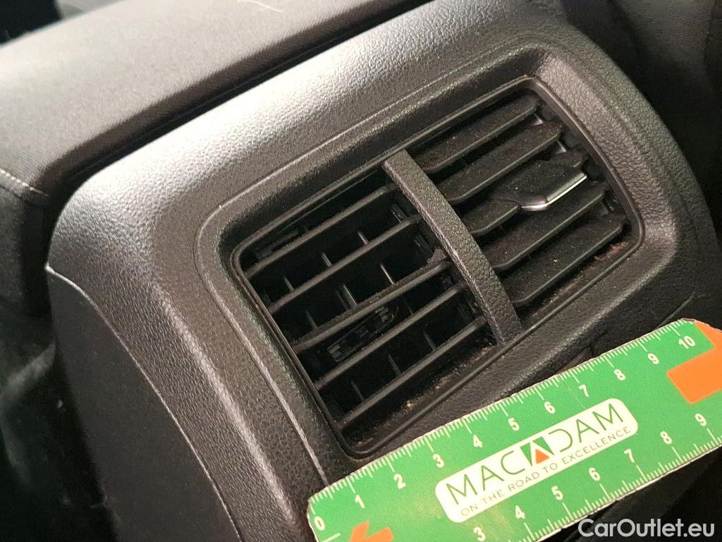  Volkswagen  Touran  Lounge Business BMT/Start-Stopp 2.0 TDI 150CV BVA7 E6d #20