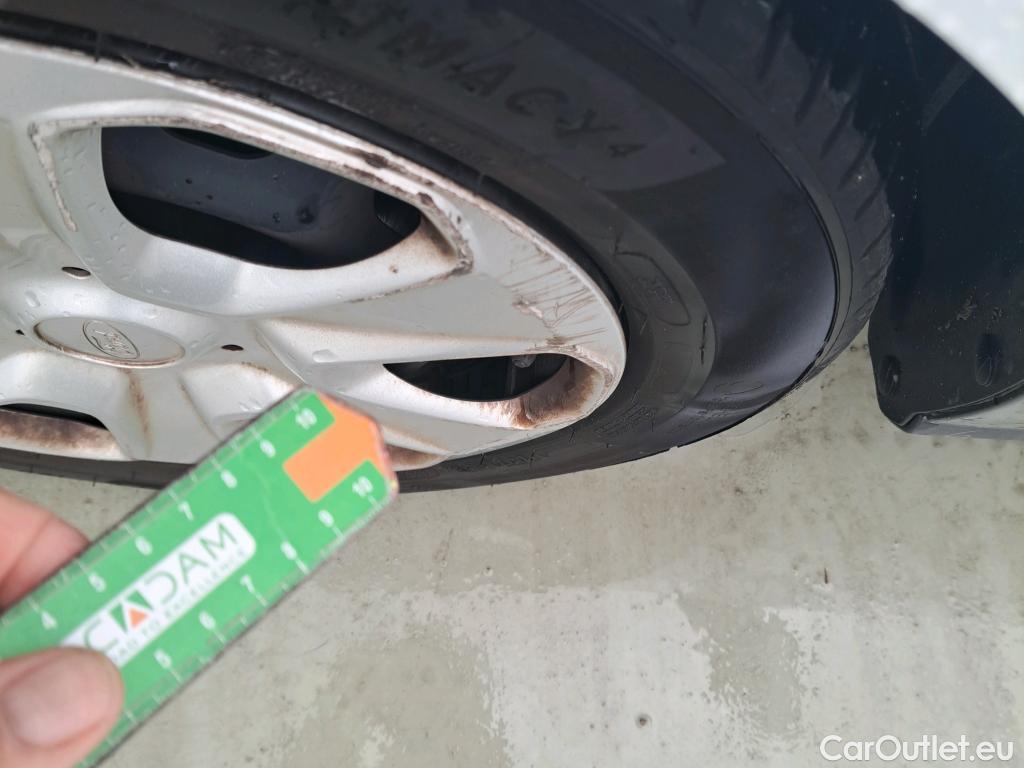  Ford  Transit FORD  Courier/2014/4P/furgón der.turis Van 1.5 TDCi 56kW Trend #23