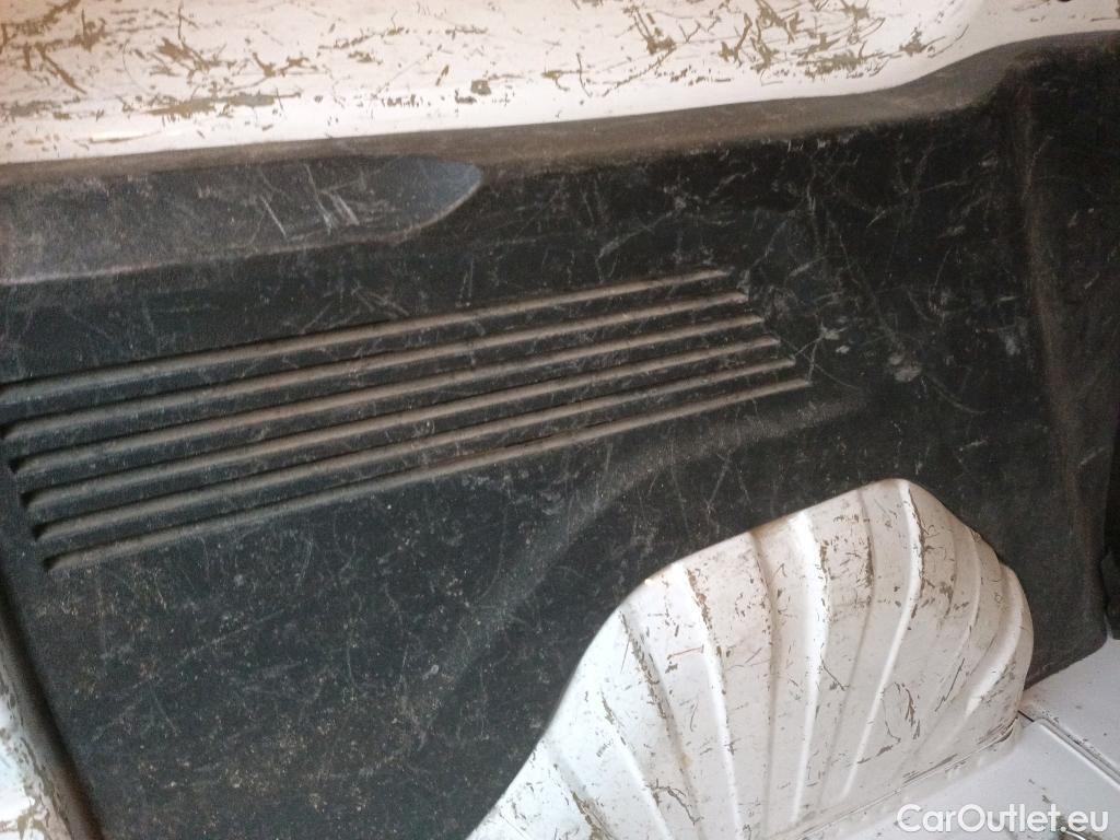  Peugeot  Partner PEUGEOT  / 2018 / 3P / furgón derivado de turismo Pro Standard 600kg BlueHDi 73kW (AC) #25