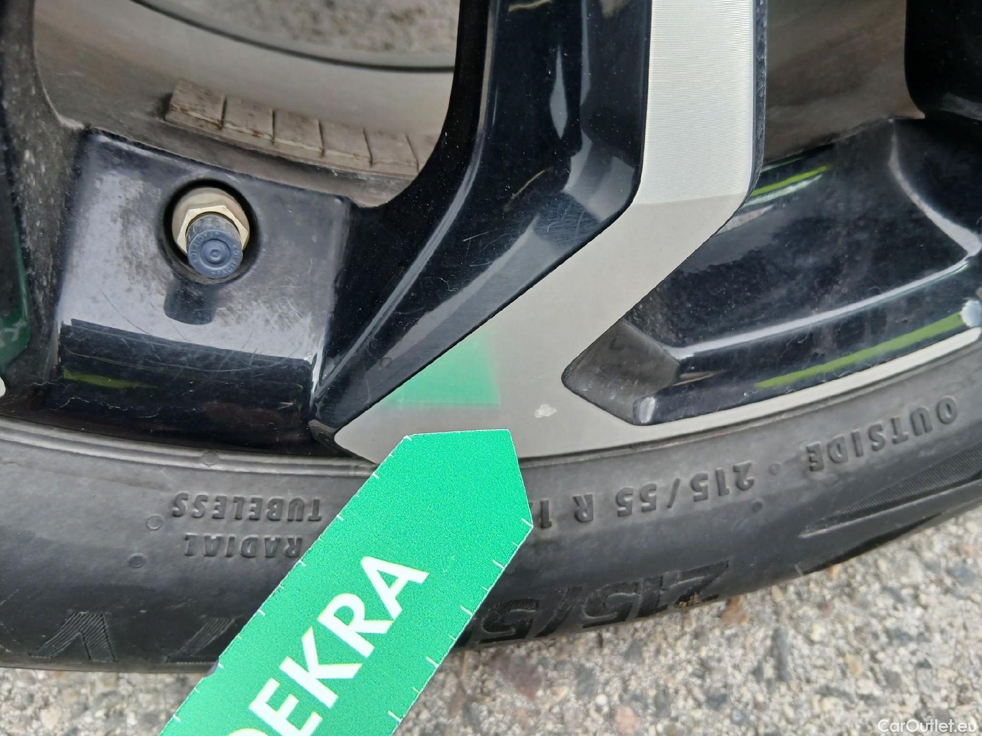  Toyota  Yaris Cross TOYOTA  / 2021 / 5P / todoterreno 1.5 120H Active Tech #8