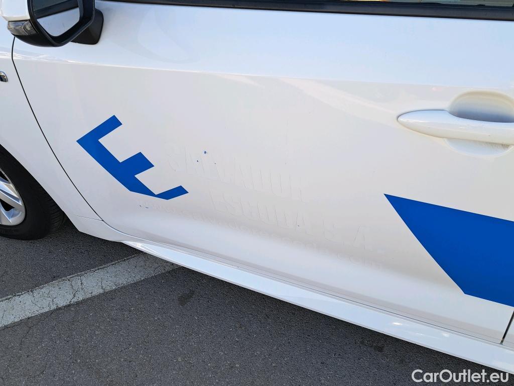  Toyota  Corolla TOYOTA  / 2019 / 5P / berlina con portón 1.8 125H BUSINESS PLUS E-CVT #3