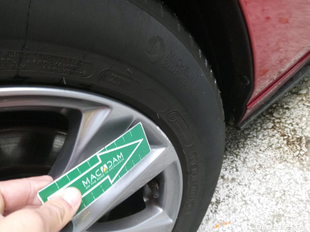  Mazda  3 MAZDA Mazda / 2019 / 5P / berlina con portón 2.0 SKYACTIV-G 88KW EVOLUTION #1