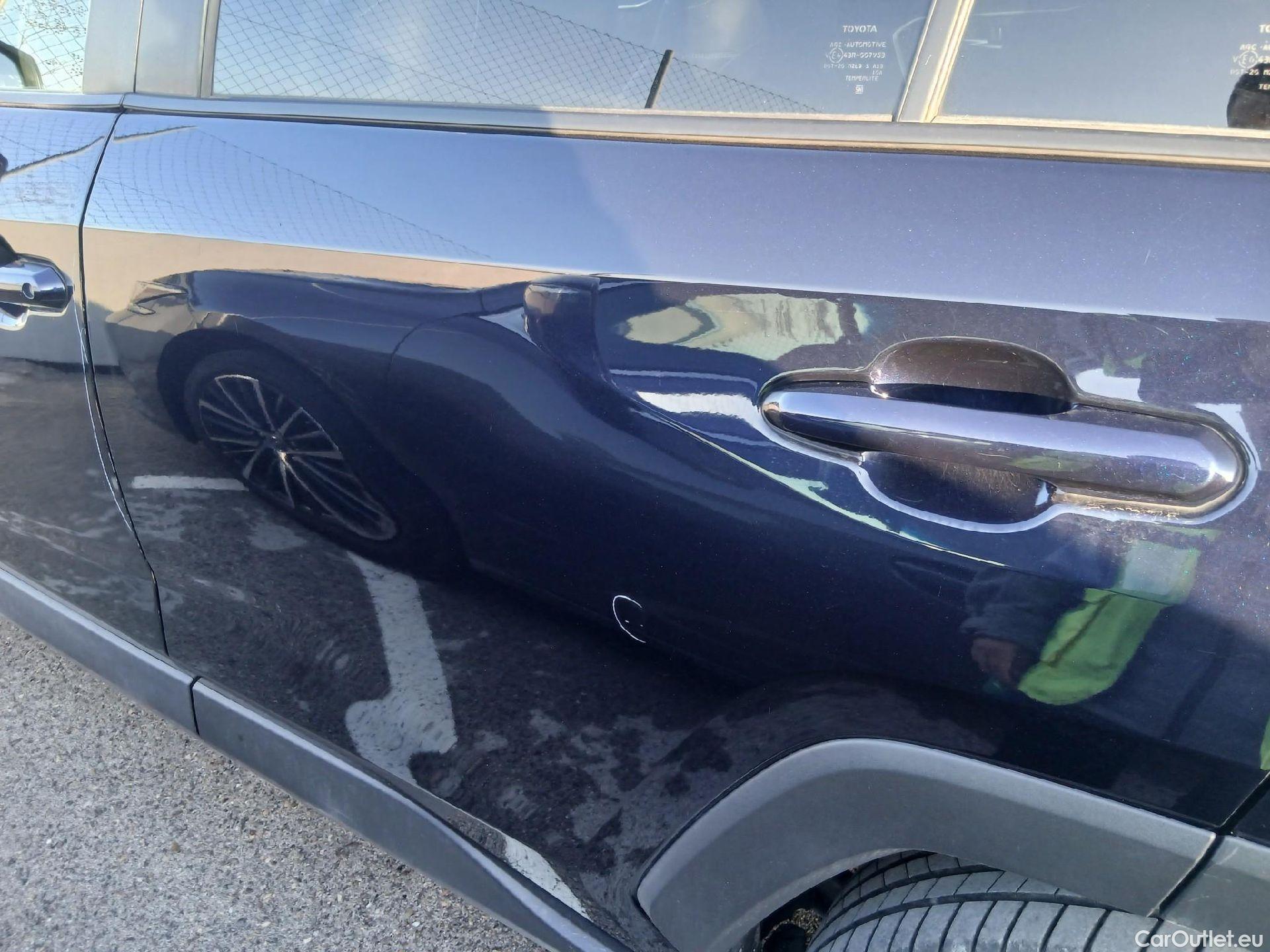  Toyota  RAV4 TOYOTA  / 2018 / 5P / todoterreno 2.5l 220H Advance #18