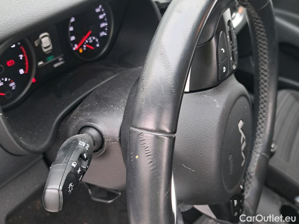  KIA  STONIC KIA  / 2017 / 5P / todoterreno 1.0 T-GDi 74kW (100CV) MHEV iMT Drive #6