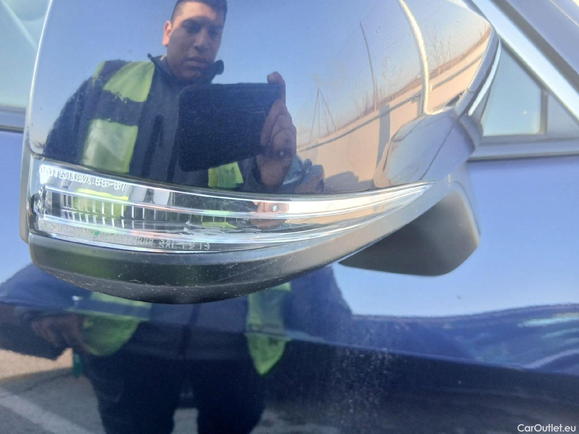  Toyota  RAV4 TOYOTA  / 2018 / 5P / todoterreno 2.5l 220H Advance #30