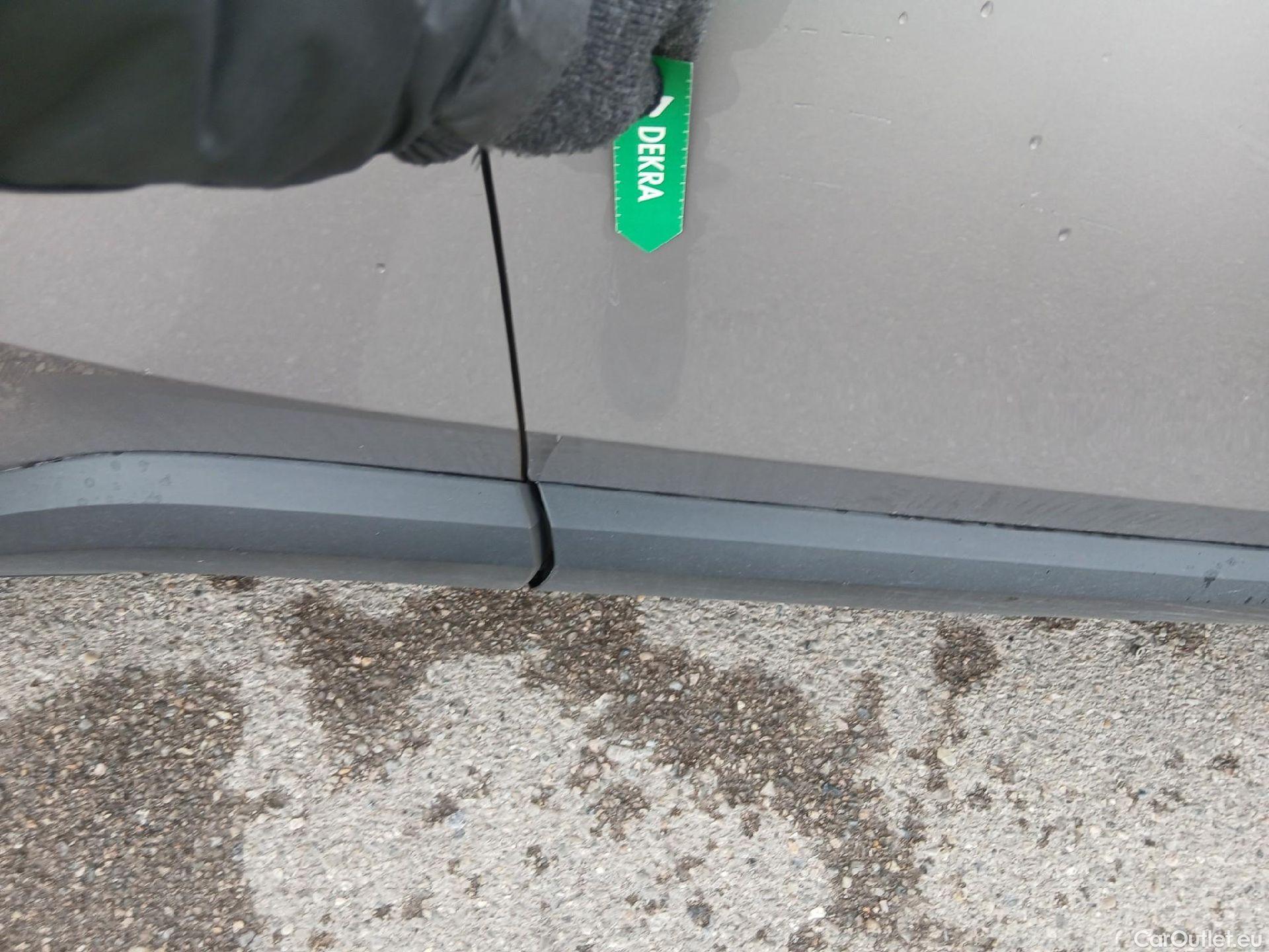  Toyota  C-HR TOYOTA  / 2016 / 5P / todoterreno 1.8 125H Advance (CX) #15