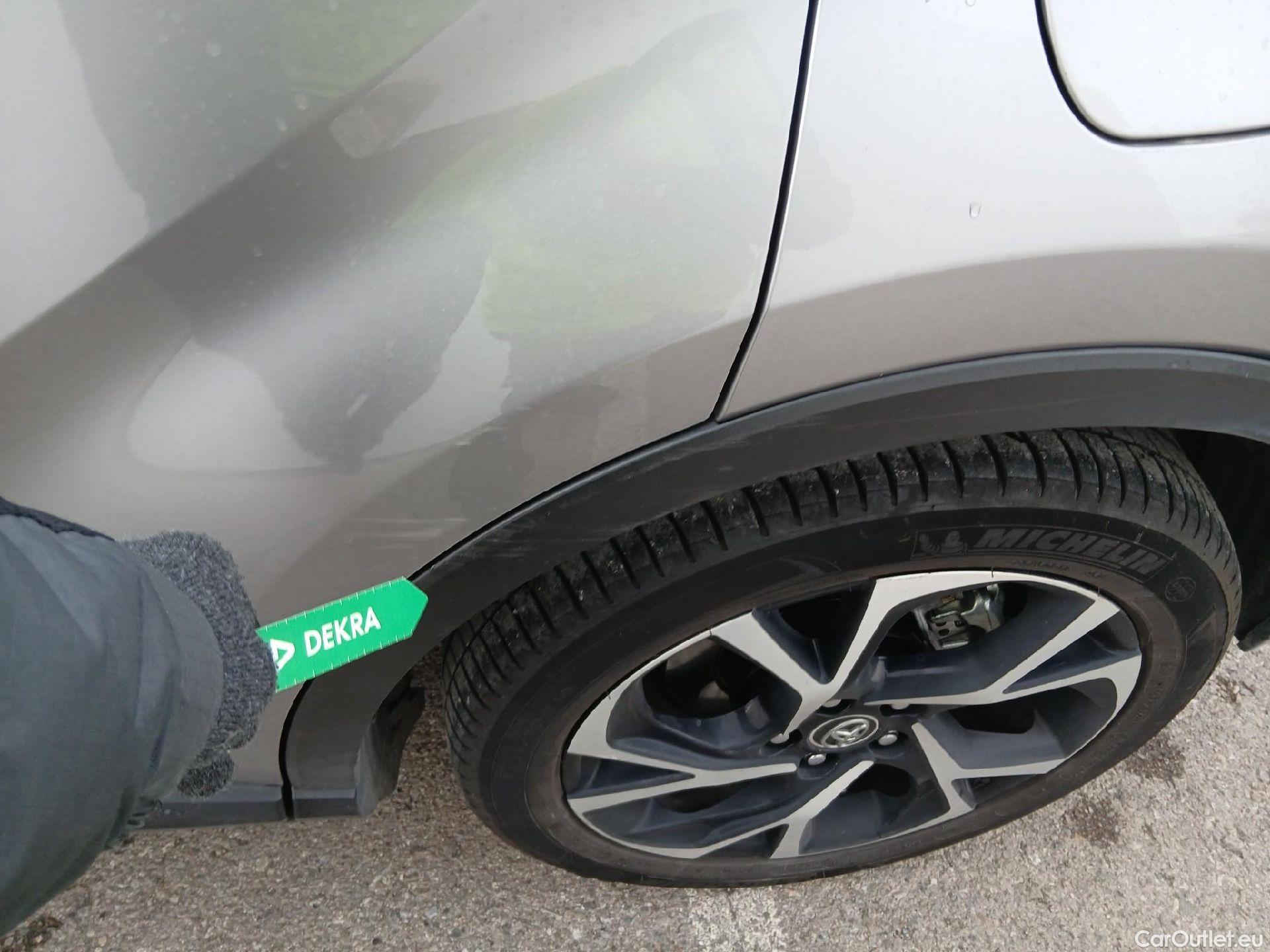  Toyota  C-HR TOYOTA  / 2016 / 5P / todoterreno 1.8 125H Advance (CX) #8